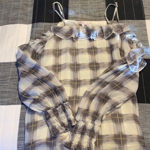 Willow and root size medium off the shoulder